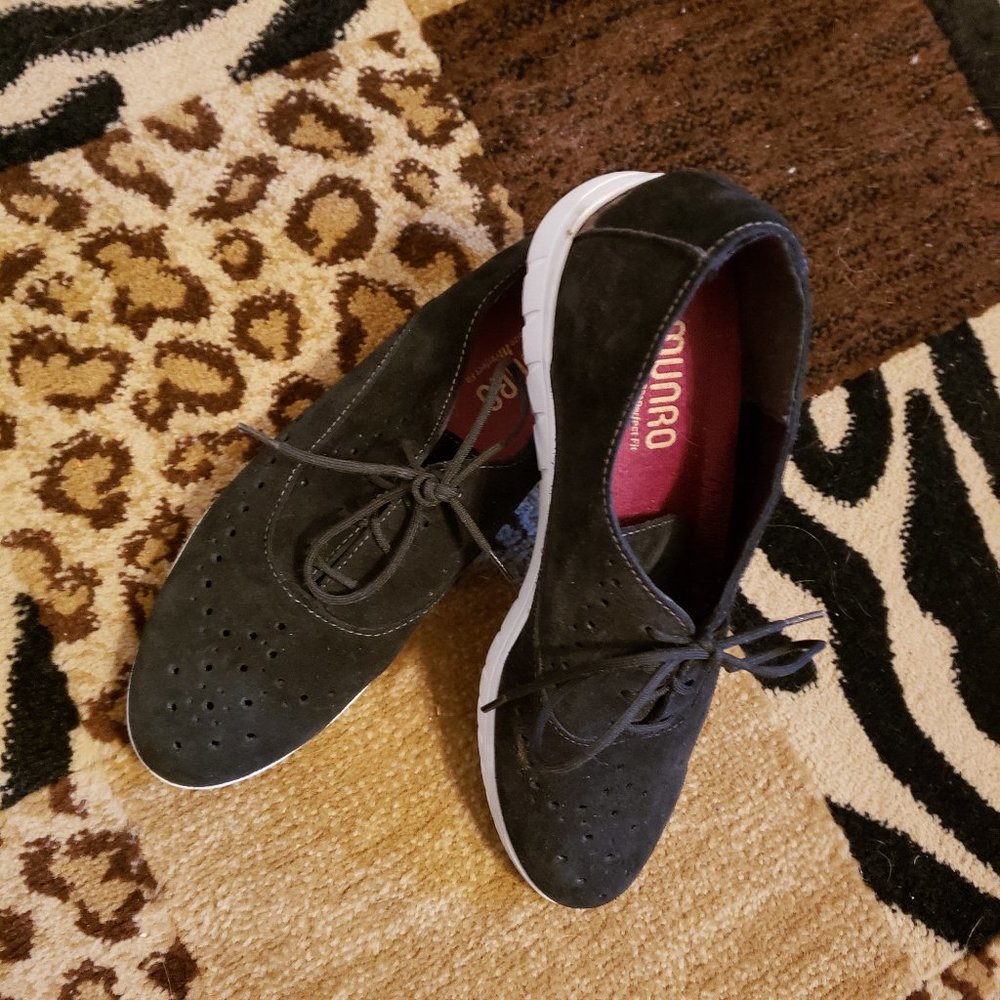 Munro Walking Shoe